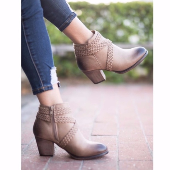 CHANTALLE Distressed Braid detail Bootie - Picture 2 of 3